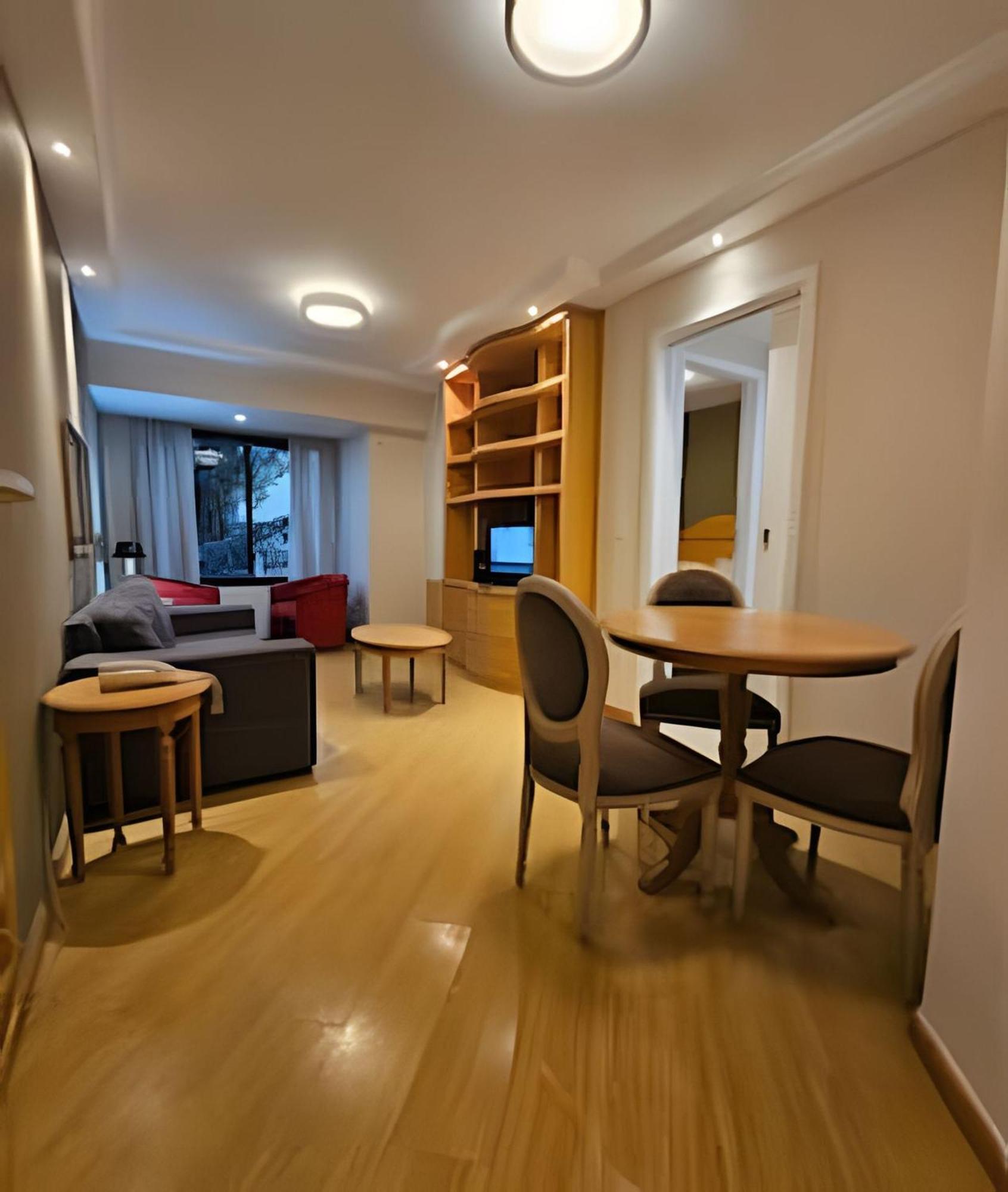 Flat Com E Sala Em Moema Sp São Paulo
